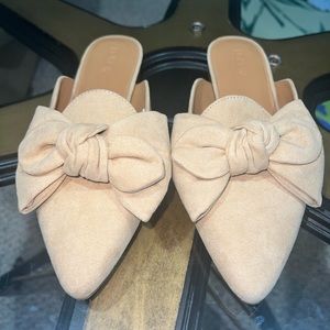 J.Crew Suede Beige Bow Mule Slip On Pointed Toe Flats Slide On Shoes Size 7 NWOT
